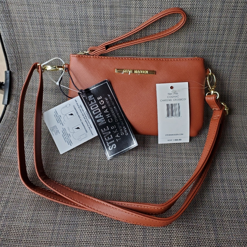 NEW! Steve Madden Crossbody With Charging Station!